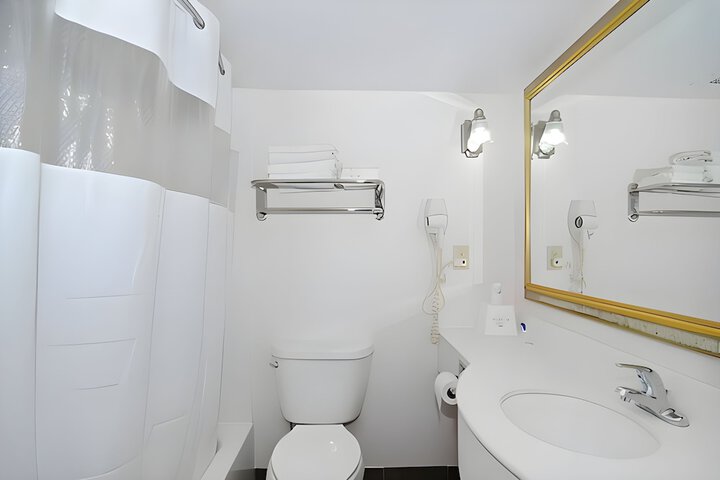 Room 17 of 26