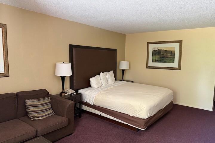 Americas Inn