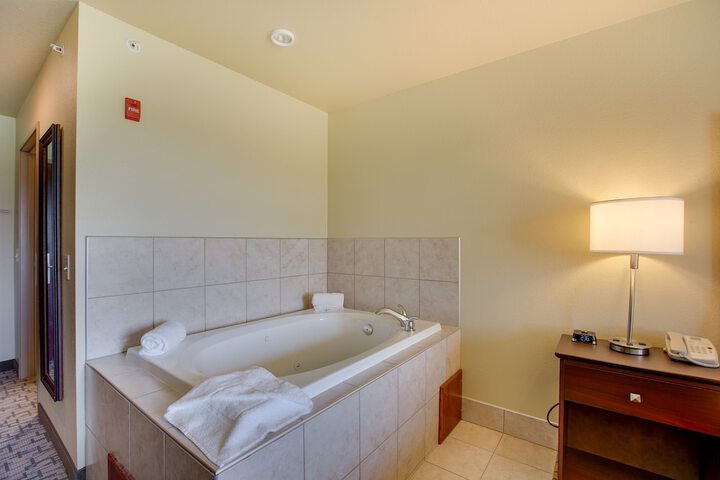 Room 11 of 36