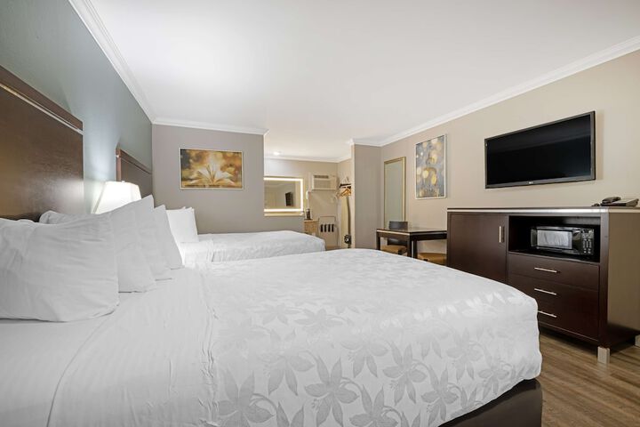 Room 10 of 29