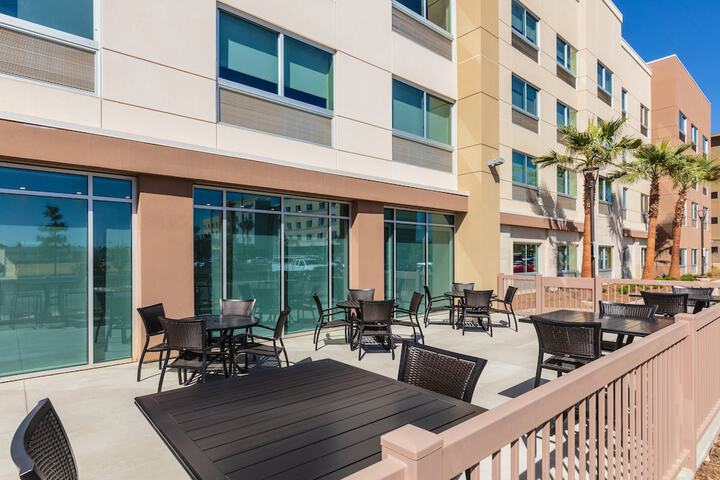 Holiday Inn Express & Suites Moreno Valley - Riverside by IHG