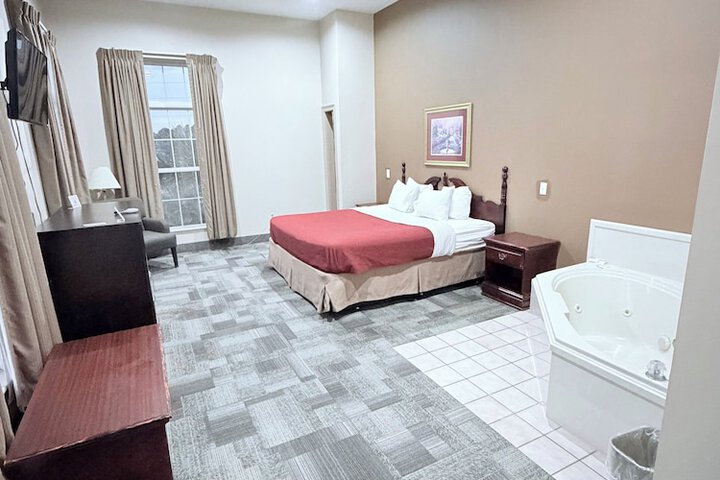 Collins Inn & Suites