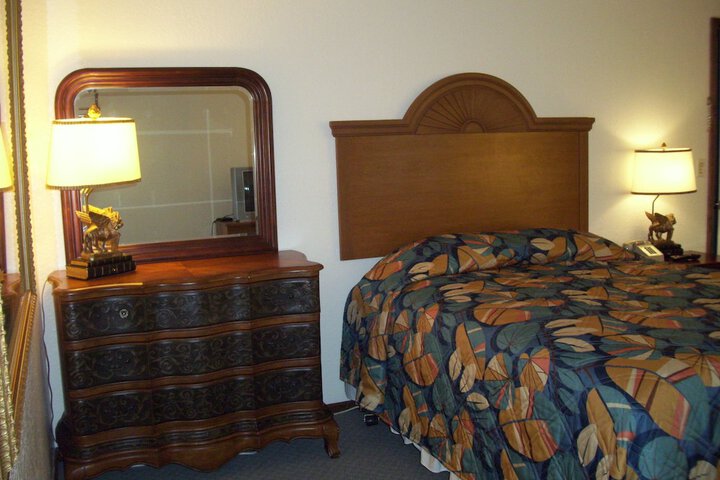 Room 32 of 50