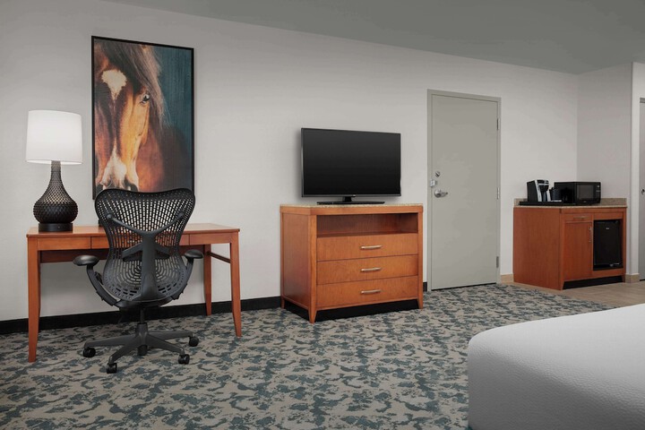 Room 8 of 18