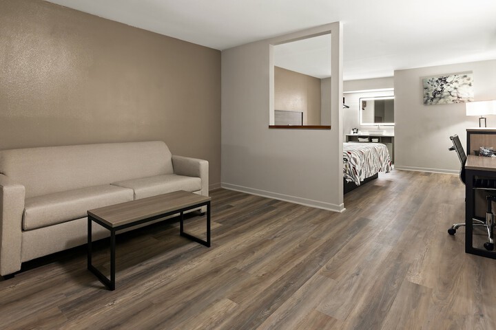 Room 18 of 27