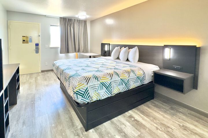 Room 52 of 72