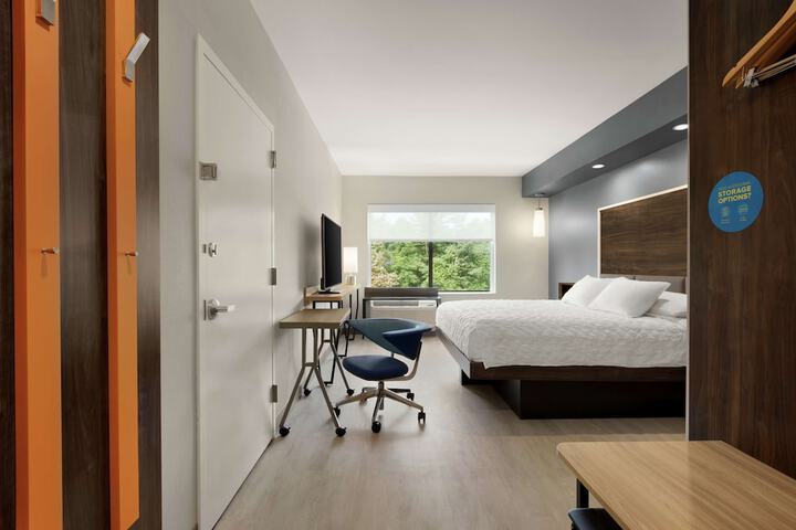 Room 20 of 38