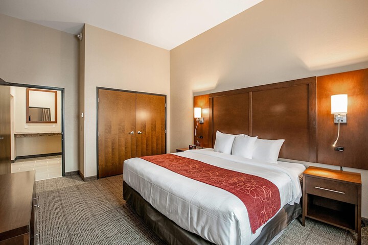 Comfort Suites Fishkill near Interstate 84