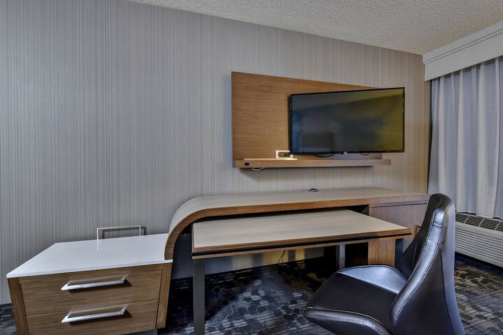Room 37 of 59