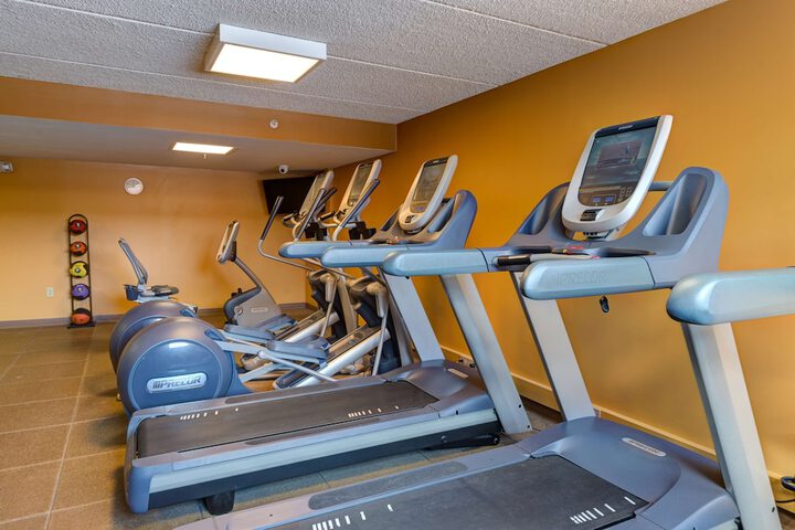 DoubleTree by Hilton Akron Fairlawn