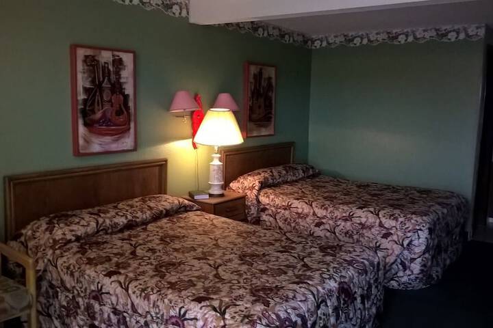 Room 15 of 38