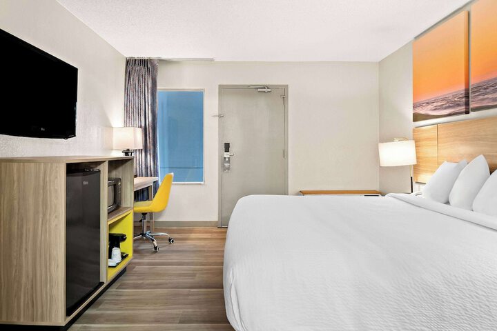 Room 20 of 38
