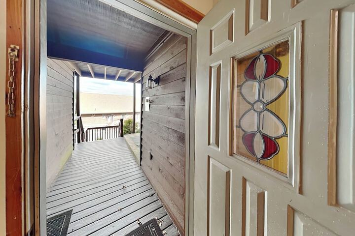 Sunplace 30 by Taylor Made Deep Creek