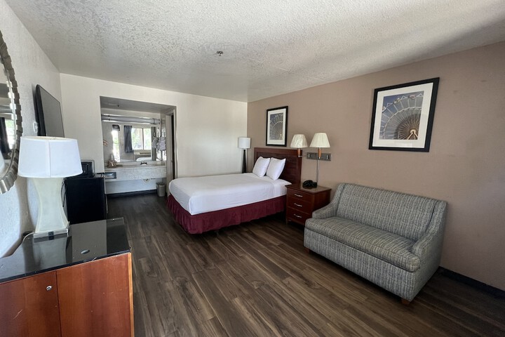 Room 7 of 22