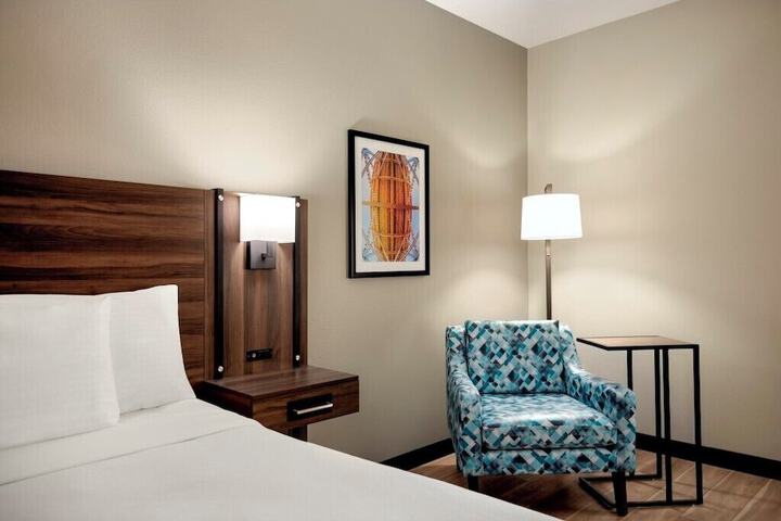 La Quinta Inn & Suites by Wyndham Gonzales LA