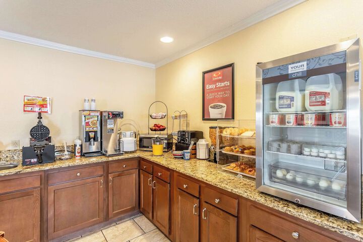 Econo Lodge Inn & Suites Santa Rosa