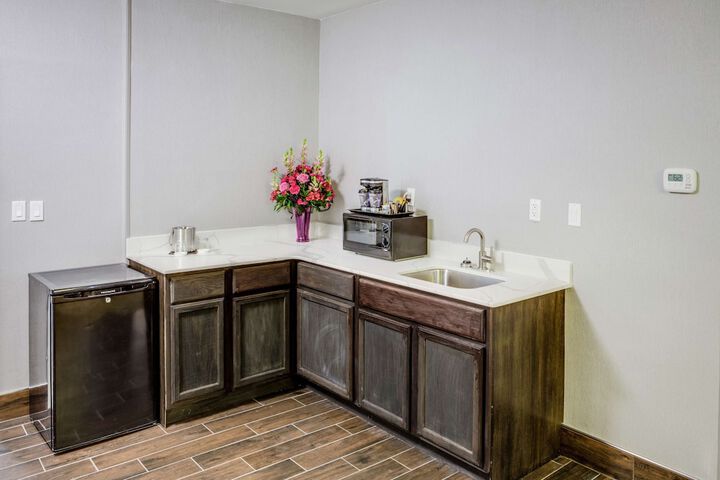 DoubleTree by Hilton Huntington