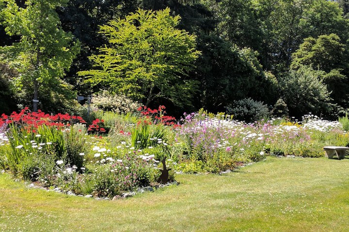The Bluff on Whidbey B & B