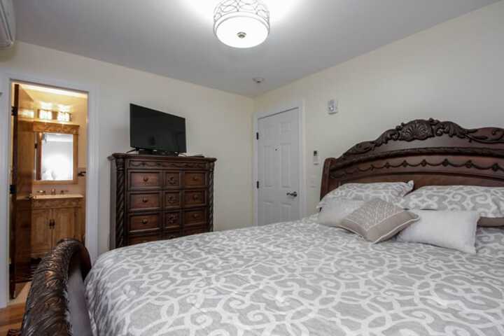 Room 26 of 32