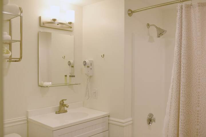 Room 9 of 22