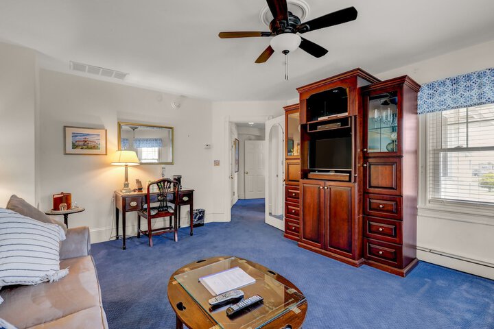 Room 61 of 191