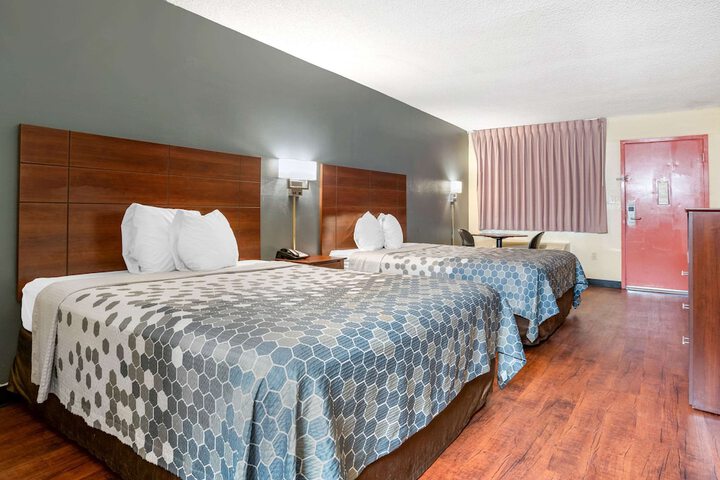 Room 12 of 20