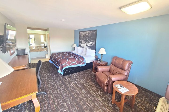Super 8 by Wyndham McGehee