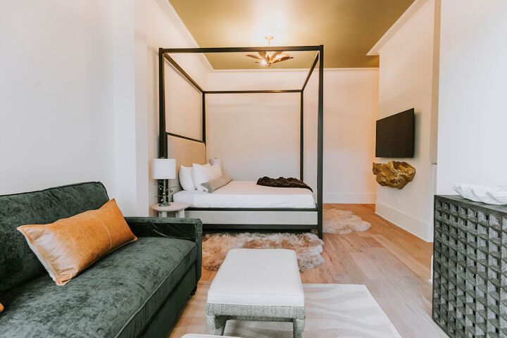 Room 12 of 40