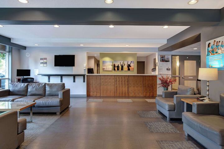 Days Inn by Wyndham Victoria Airport Sidney