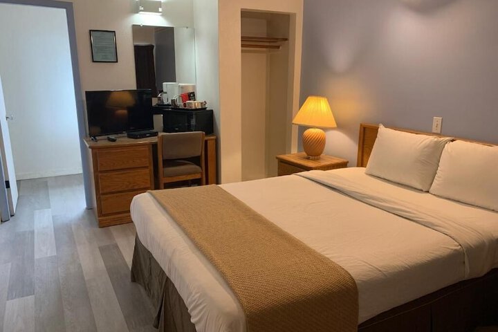 Room 44 of 99