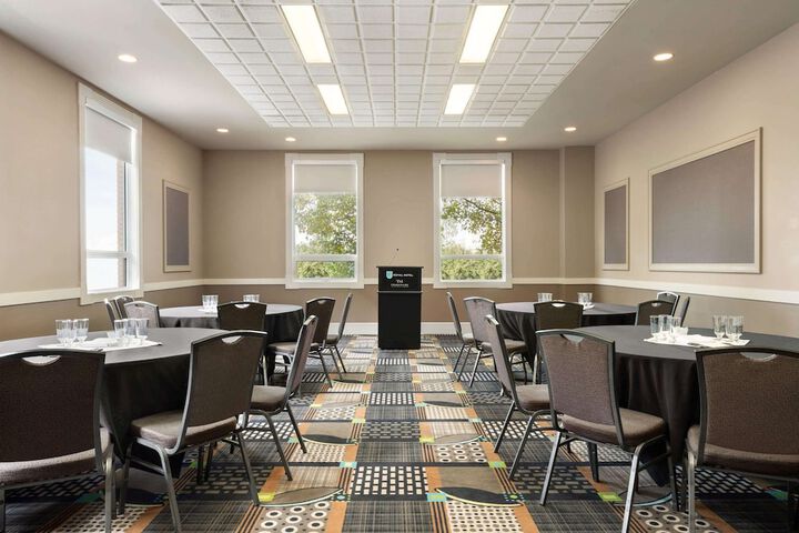 Ballroom/Hall 53 of 67
