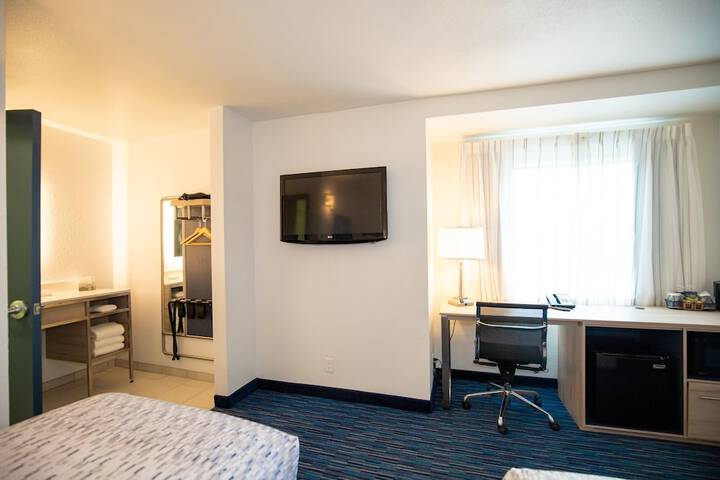 Room 17 of 27