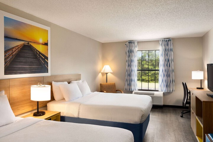 Days Inn by Wyndham Shallotte
