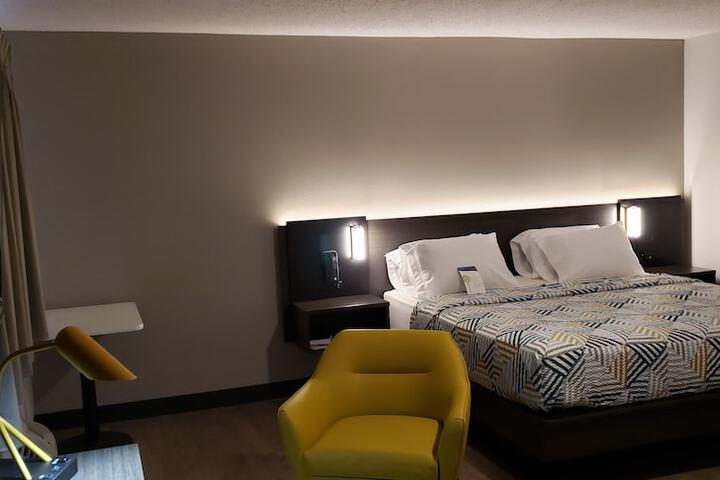 Motel 6 Kewanee IL