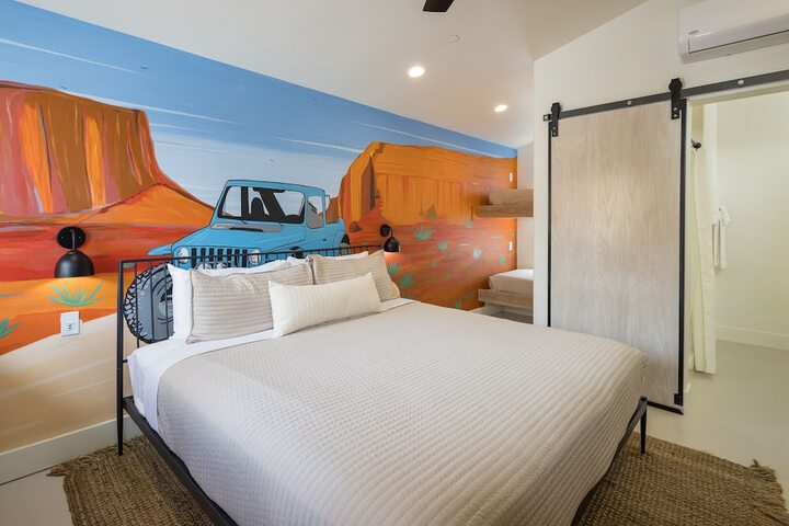 Room 16 of 38