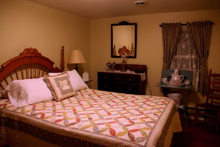 Room 13 of 40