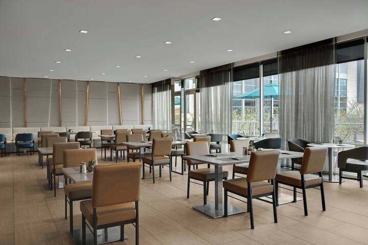 AC Hotel by Marriott Cincinnati at Liberty Center