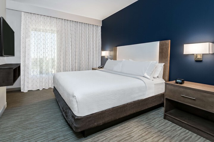 Embassy Suites by Hilton College Station TX