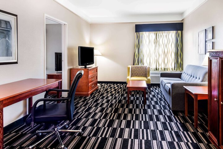 La Quinta Inn & Suites by Wyndham Roswell
