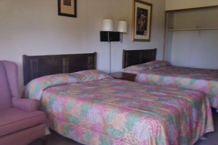 Room 9 of 21