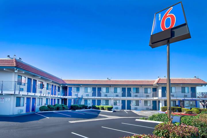 Hotel 4 of 42