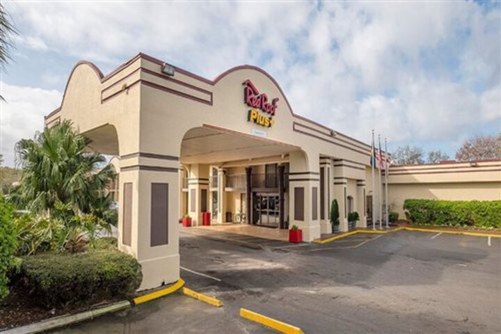 Days Inn by Wyndham Neptune Beach
