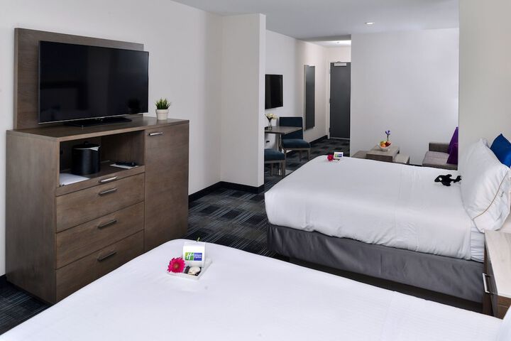 Room 27 of 61