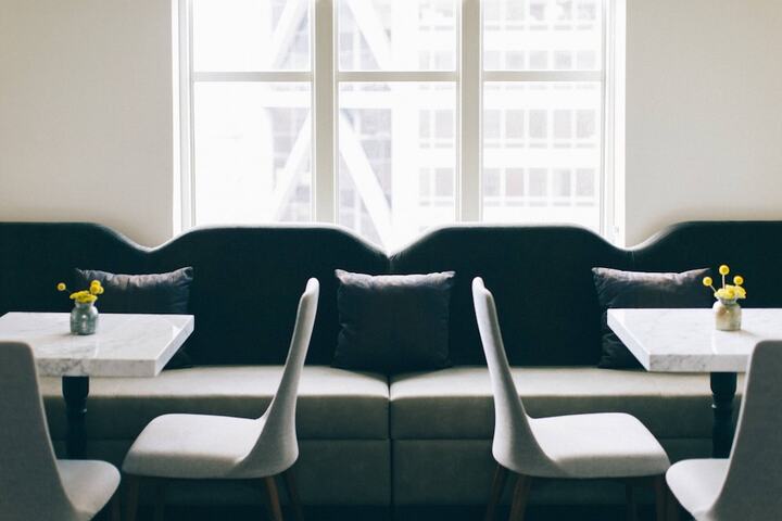 Lounge 78 of 98