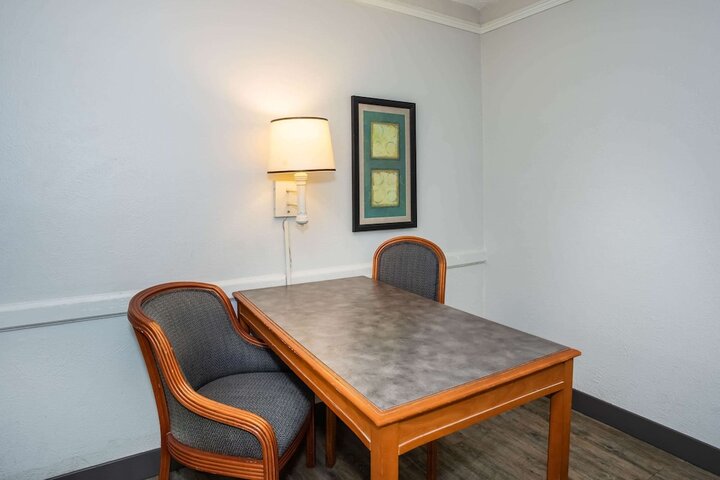 Room 27 of 58
