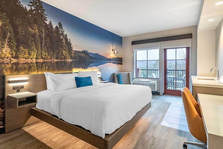 Cambria Hotel Lake Placid - Lakeside Resort