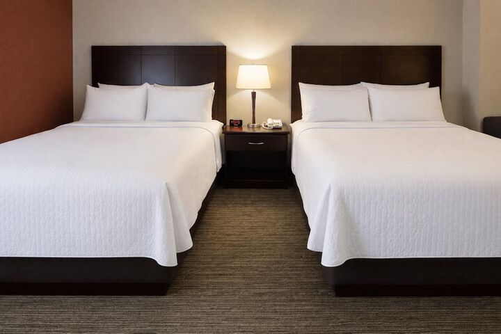 Holiday Inn Express & Suites Winner by IHG