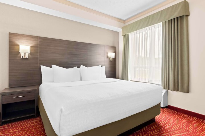 Room 54 of 100