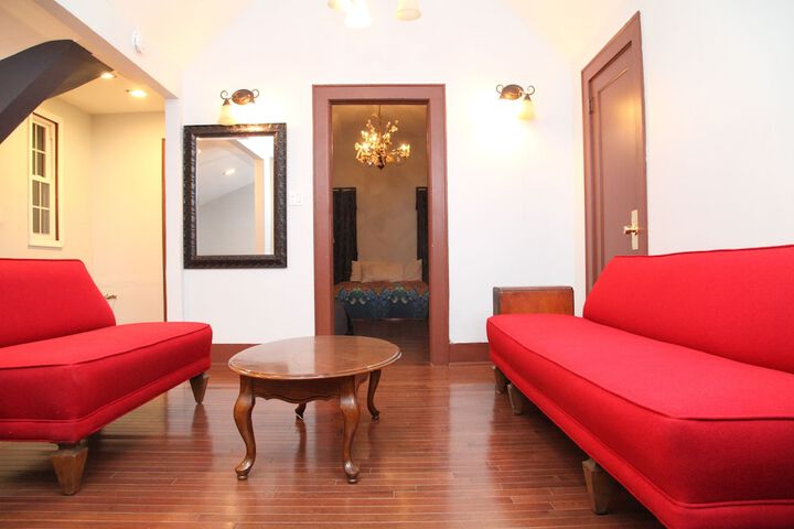 Room 16 of 35