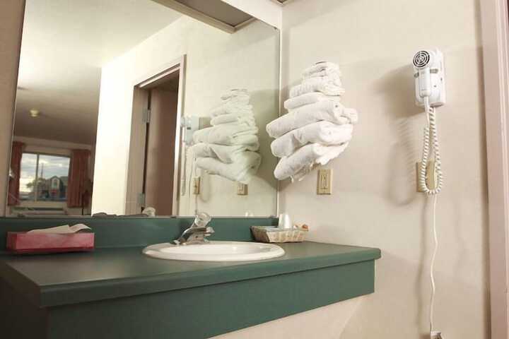 Room 15 of 33